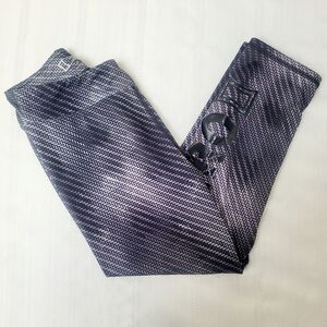 Marvel Her Universe Black Widow Leggings Be A Hero Print on Left Leg Jr Medium